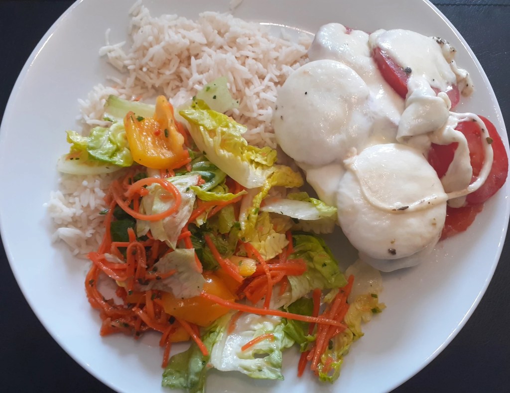 Hühnerbrust überbacken mit Tomate und&nbsp;Mozzarella