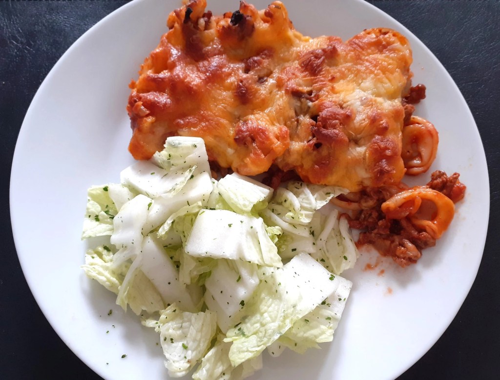 Überbackener Nudel-Bolognese-Auflauf